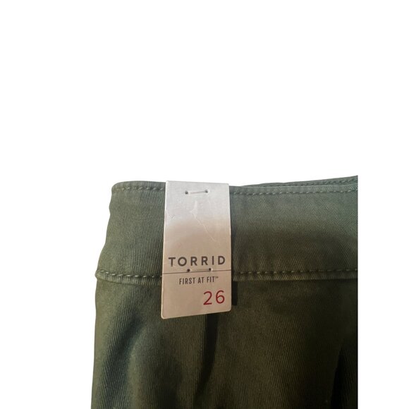 Torrid Womens NWT Green Utility Button-Fly Shorts Size 26 Cotton Blend With Back - Picture 4 of 4
